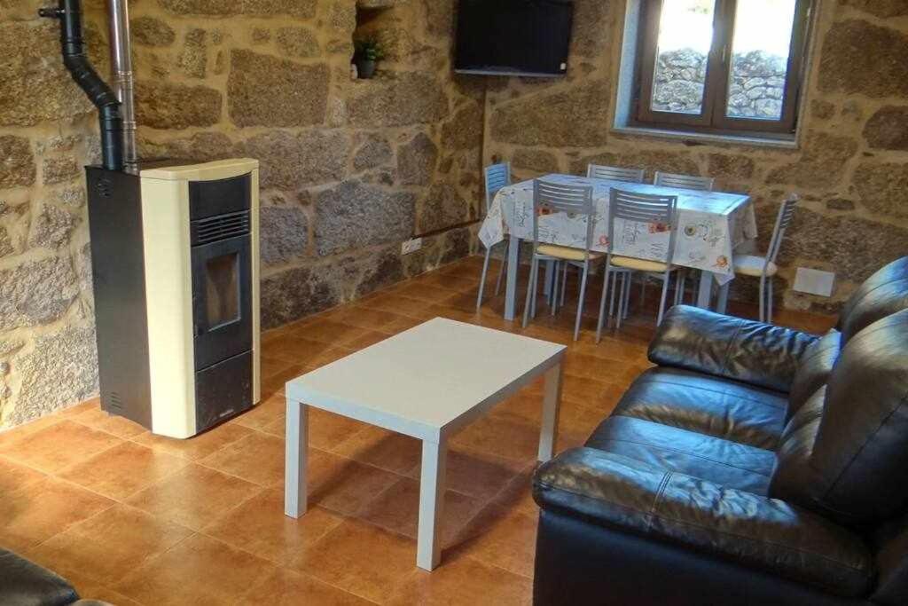 Casa rural recién restaurada en Canedo con terraza Carnota Extérieur photo